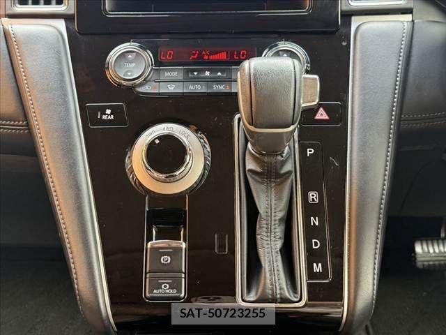 Mitsubishi DELICA 2019-03 8098899-26