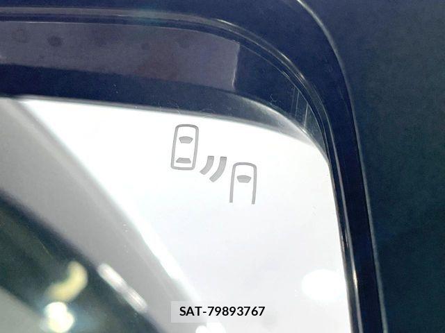 Mitsubishi DELICA 2025-01 8098878-5