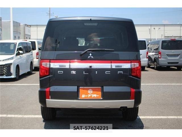 Mitsubishi DELICA 2025-11 8158308-14
