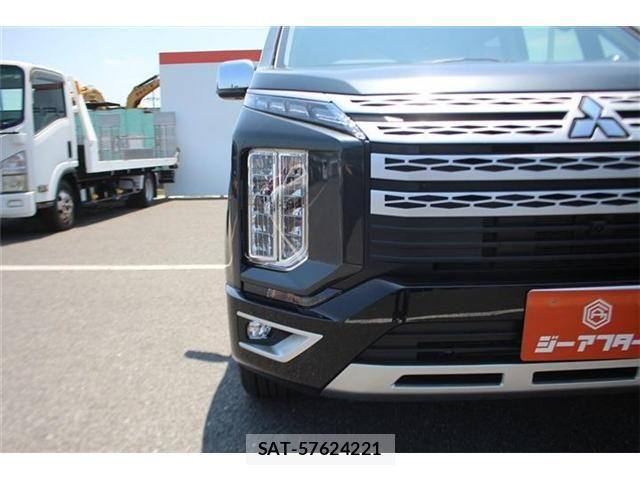 Mitsubishi DELICA 2025-11 8158308-23