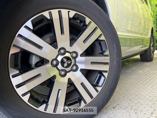 Mitsubishi DELICA 2019-12 8158307-13
