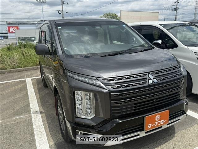 Mitsubishi DELICA 2021-04 8207305-0
