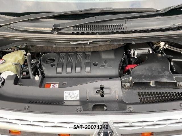 Mitsubishi DELICA 2023-09 8207293-27