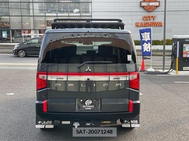 Mitsubishi DELICA 2023-09 8207293-4