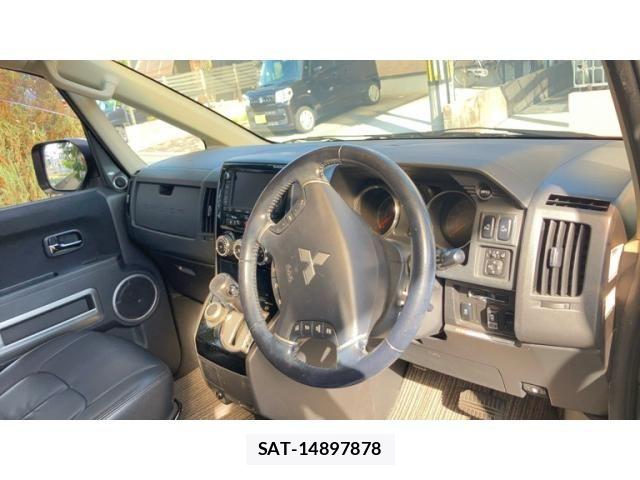 Mitsubishi DELICA 2015-08 8207317-11