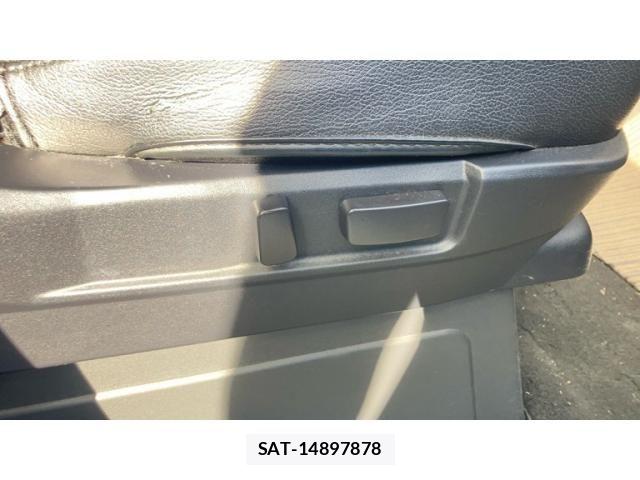 Mitsubishi DELICA 2015-08 8207317-14
