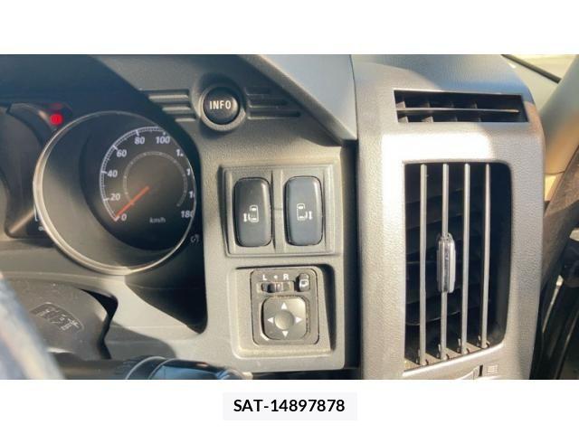 Mitsubishi DELICA 2015-08 8207317-17