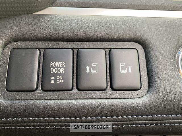 Mitsubishi DELICA 2019-09 8207301-9