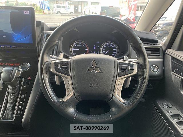Mitsubishi DELICA 2019-09 8207301-3
