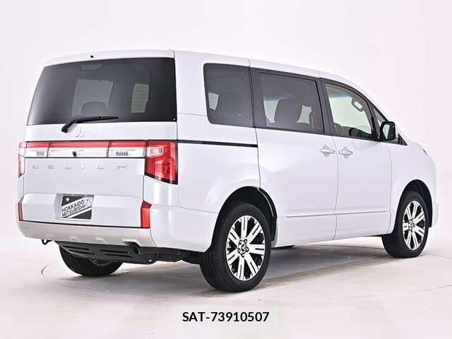 Mitsubishi DELICA 2025-03 8207294-18