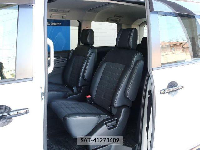 Mitsubishi DELICA 2025-01 8207289-7