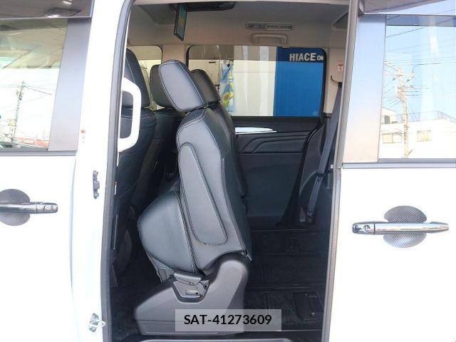 Mitsubishi DELICA 2025-01 8207289-8