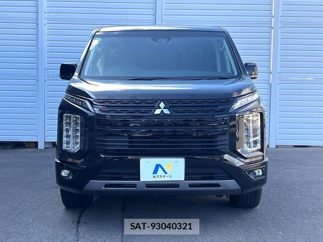 Mitsubishi DELICA 2024-09 8207291-11