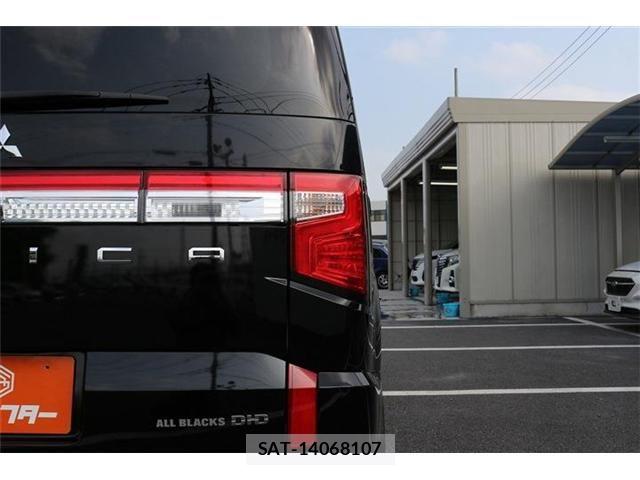 Mitsubishi DELICA 2020-02 8207306-12