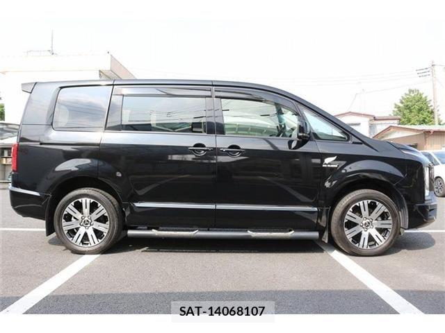 Mitsubishi DELICA 2020-02 8207306-8
