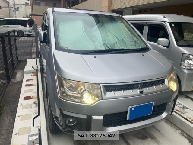 Mitsubishi DELICA 2007-06 8207316-0