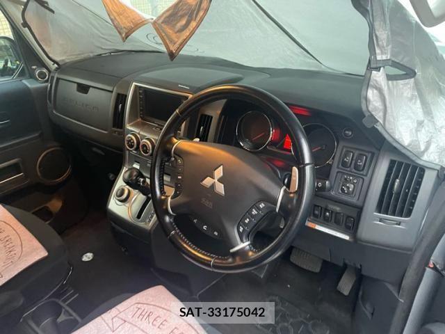 Mitsubishi DELICA 2007-06 8207316-13