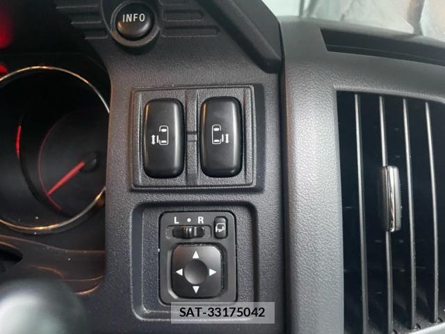 Mitsubishi DELICA 2007-06 8207316-17
