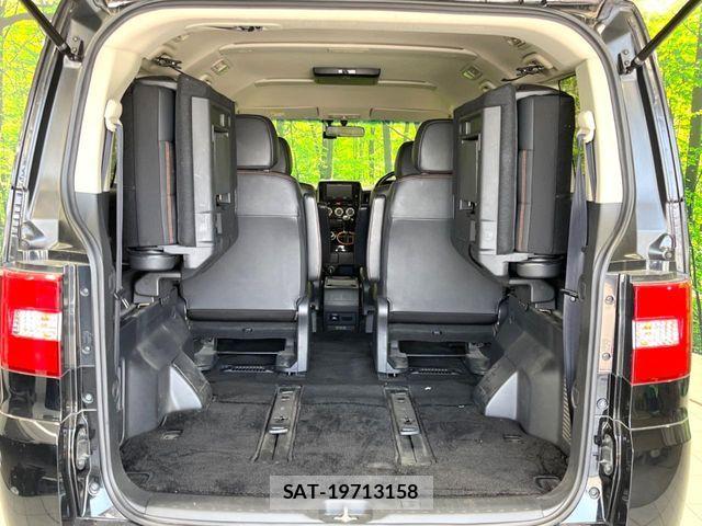 Mitsubishi DELICA 2018-02 8207311-10