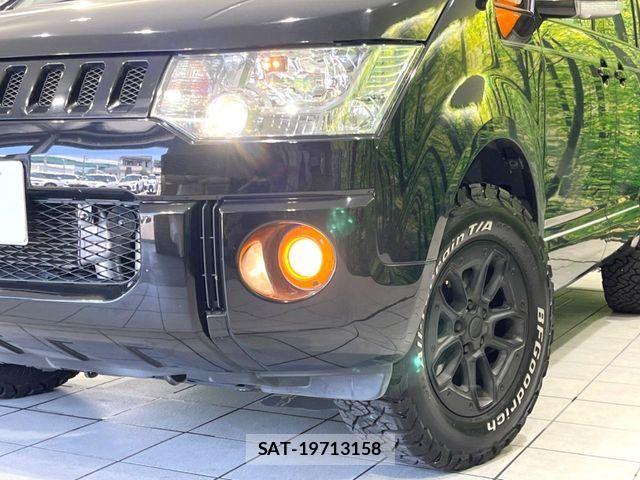 Mitsubishi DELICA 2018-02 8207311-12
