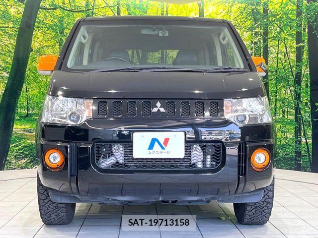 Mitsubishi DELICA 2018-02 8207311-14