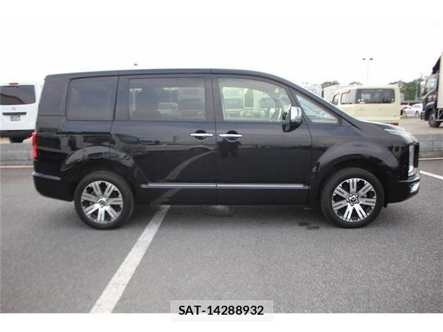 Mitsubishi DELICA 2024-06 8207302-9