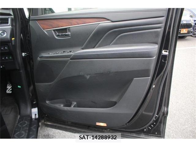 Mitsubishi DELICA 2024-06 8207302-16