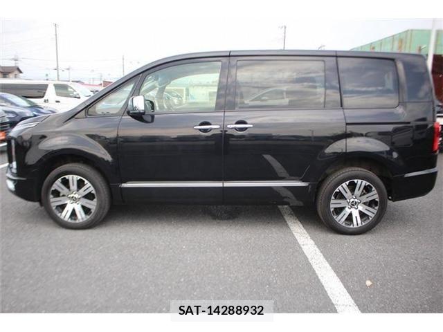 Mitsubishi DELICA 2024-06 8207302-7