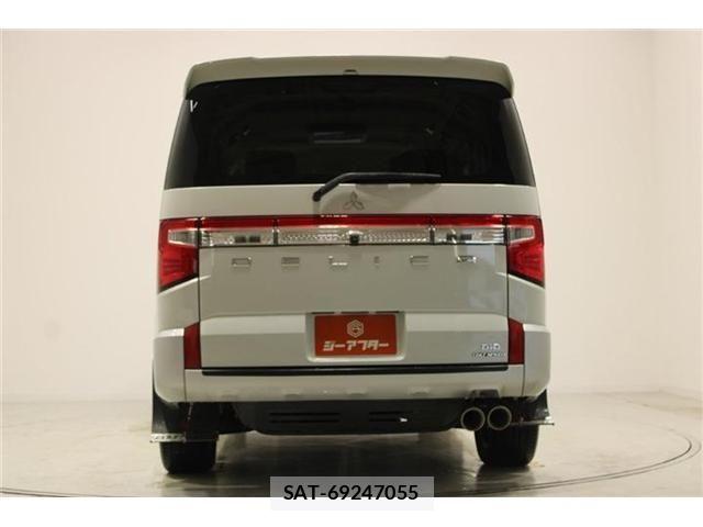 Mitsubishi DELICA 2019-02 8207307-10