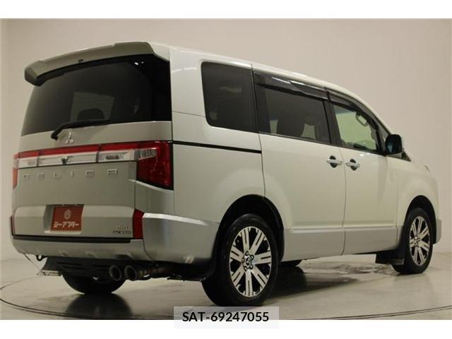 Mitsubishi DELICA 2019-02 8207307-11