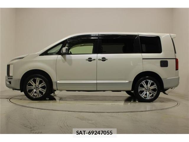 Mitsubishi DELICA 2019-02 8207307-8
