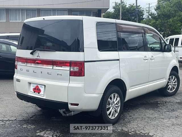 Mitsubishi DELICA 2009-07 8207318-2