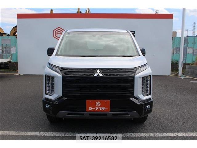 Mitsubishi DELICA 2026-01 8207290-10