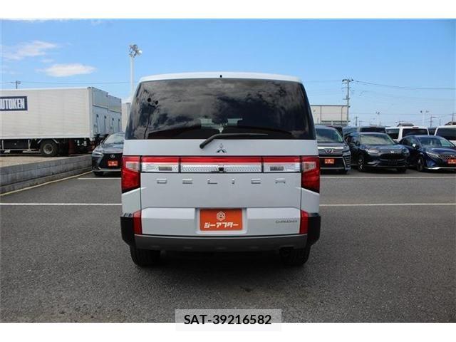 Mitsubishi DELICA 2026-01 8207290-14