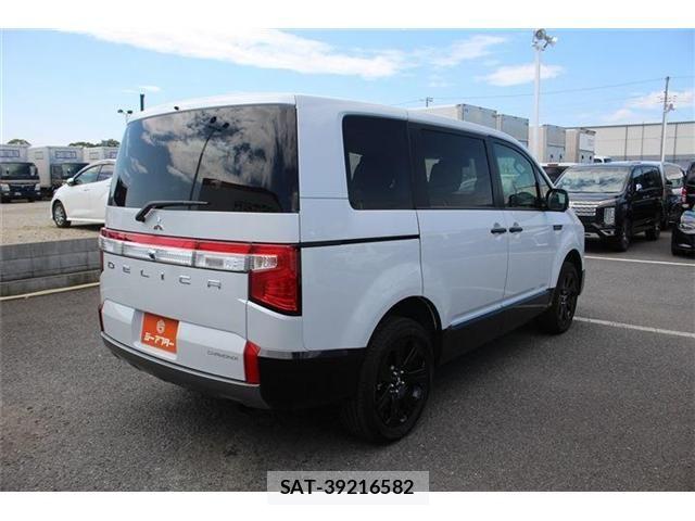Mitsubishi DELICA 2026-01 8207290-15