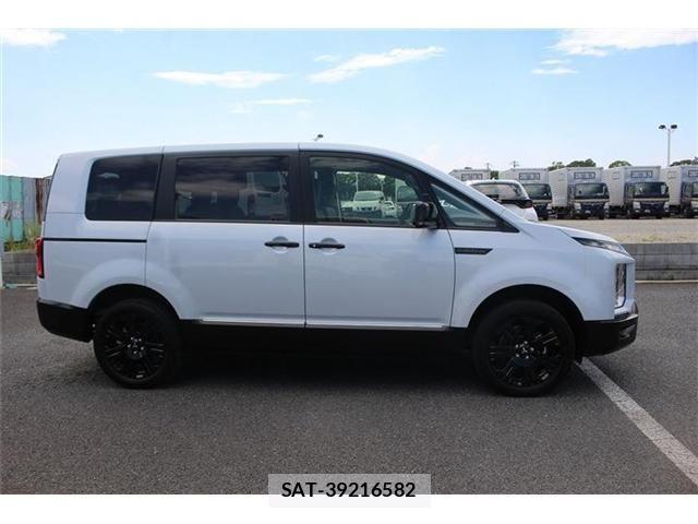 Mitsubishi DELICA 2026-01 8207290-16