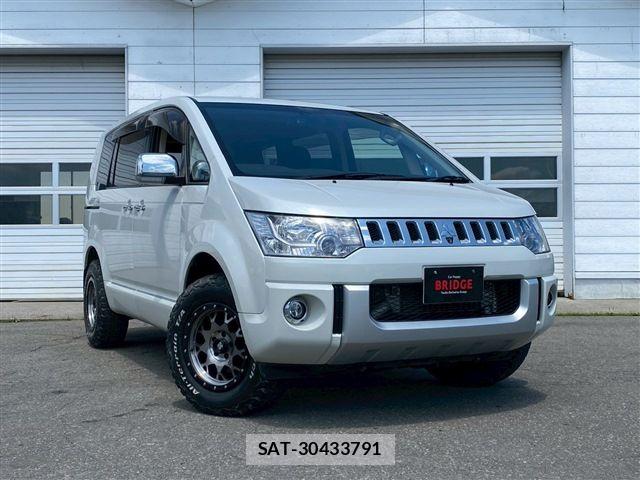 Mitsubishi DELICA 2018-01 8207308-2