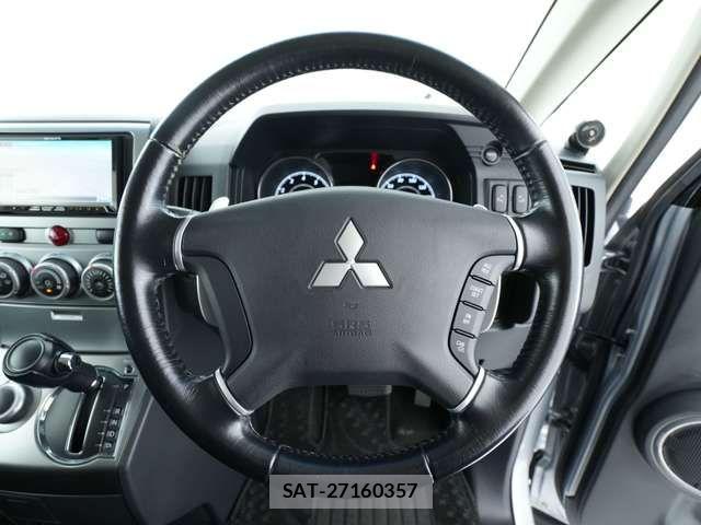 Mitsubishi DELICA 2012-01 8207312-13