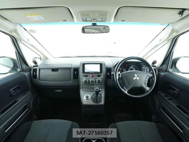 Mitsubishi DELICA 2012-01 8207312-4