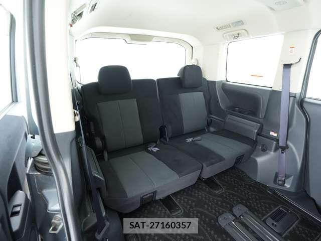 Mitsubishi DELICA 2012-01 8207312-7