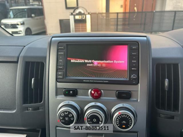Mitsubishi DELICA 2009-10 8229561-16