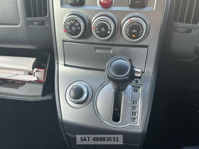 Mitsubishi DELICA 2009-10 8229561-17