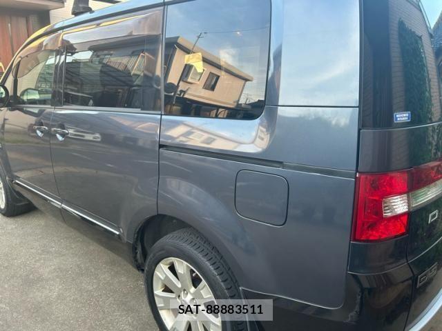 Mitsubishi DELICA 2009-10 8229561-3
