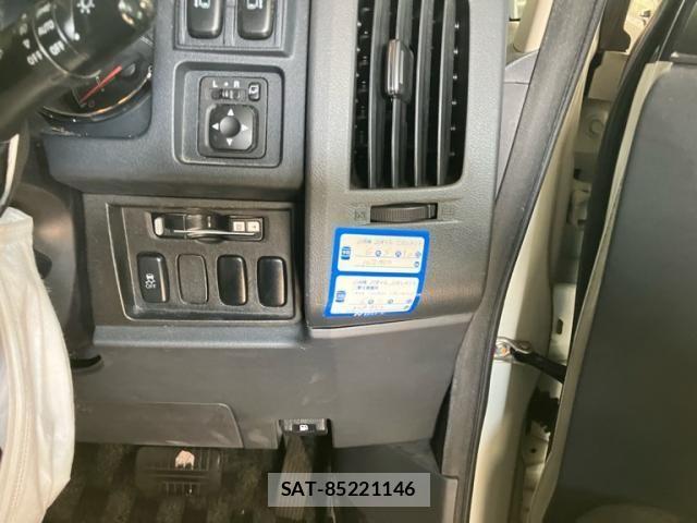 Mitsubishi DELICA 2010-09 8229562-15