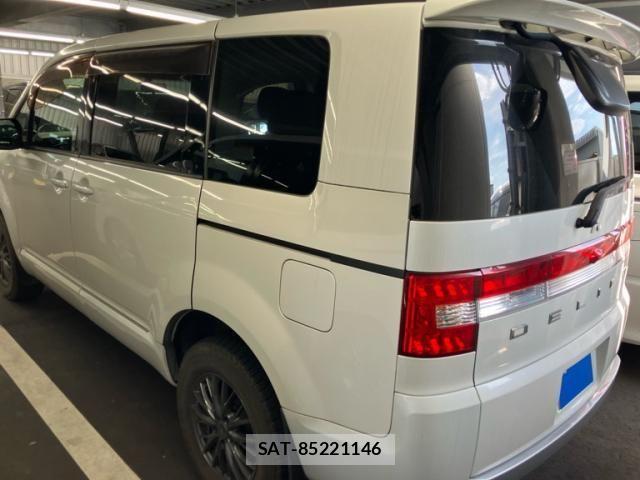 Mitsubishi DELICA 2010-09 8229562-5