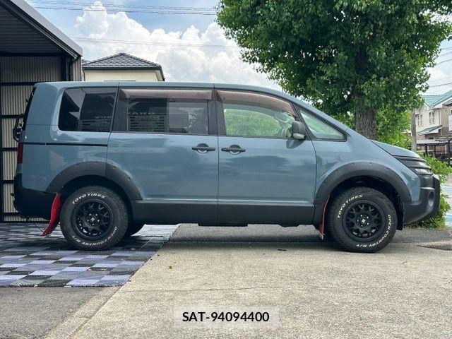Mitsubishi DELICA 2012-04 8229555-11
