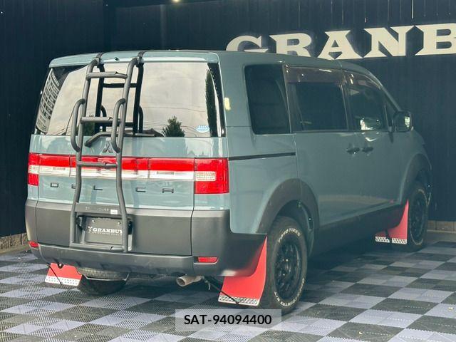 Mitsubishi DELICA 2012-04 8229555-13