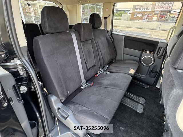 Mitsubishi DELICA 2016-03 8229556-9