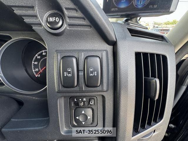 Mitsubishi DELICA 2016-03 8229556-20