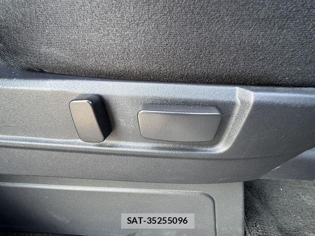 Mitsubishi DELICA 2016-03 8229556-27